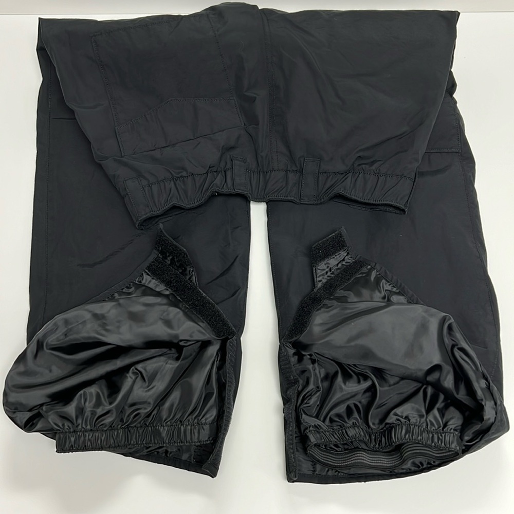 GAP Kids Black Cargo Pants - Picture 10 of 16